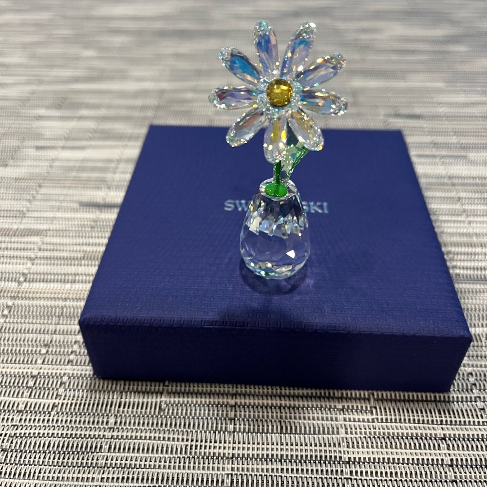 New in Box - Swarovski Flower Dreams - Daisy
